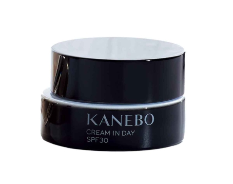 忙しい朝でも乾燥ゼロ！プロに聞いた「日中保湿」の掟