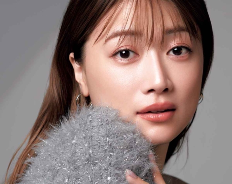 40代・50代の「開運メイク」は目元に“引き締めラメ”、上品ツヤで若見え！