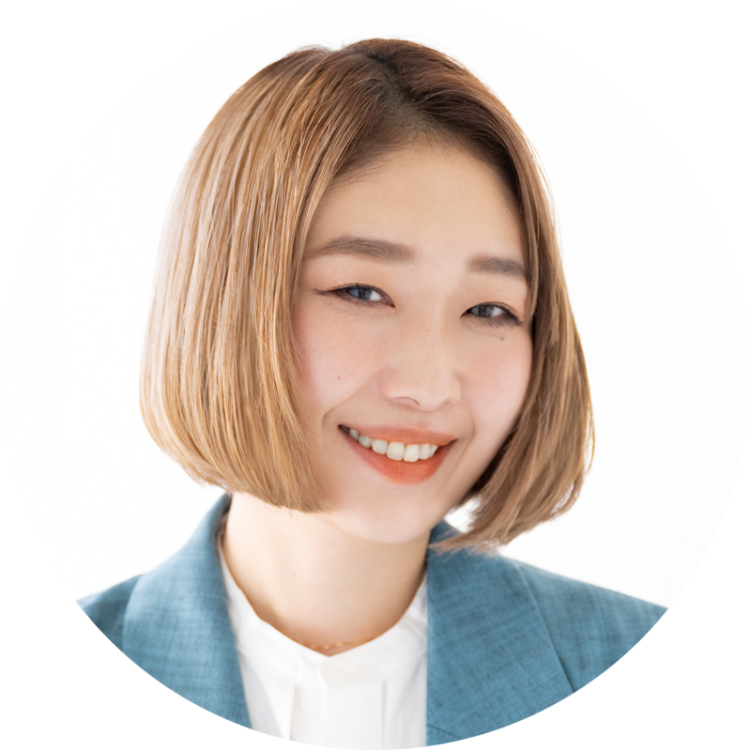 <small>ヘア・メークアップアーティスト</small><br> 林 由香里<small>さん</small>