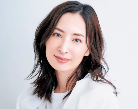 49歳で風邪知らず！【真飛聖さん】が毎日欠かさず飲み続けているもの