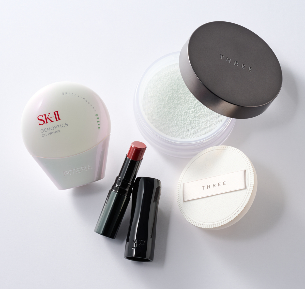 話題のアイテムも！3月・4月発売コスメで”白玉肌”メイクできた【3選】