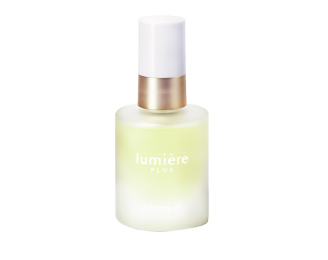 超絶美肌の53歳読者に聞いた！若見えを叶える「褒められオイル」名品3選