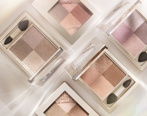 この透明感がプチプラで！瞳までも美しく見せるヴィセの新アイカラーを全色見せ！