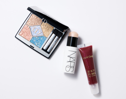 【4月・5月新作を本音レビュー】40代50代をくすみ知らずに！ツヤと光沢を与える最新メイクアイテム3選