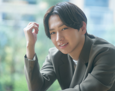 俳優・佐藤友祐さん（29歳）見惚れる端正さとキャラのメロさに”沼落ち”必至！【美ST特別画像集】