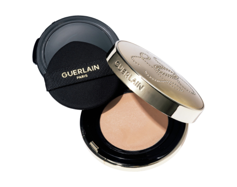 透明感に上限なし！加藤ローサさんの魅力を120％引き出す「春の青みカラー」メイク