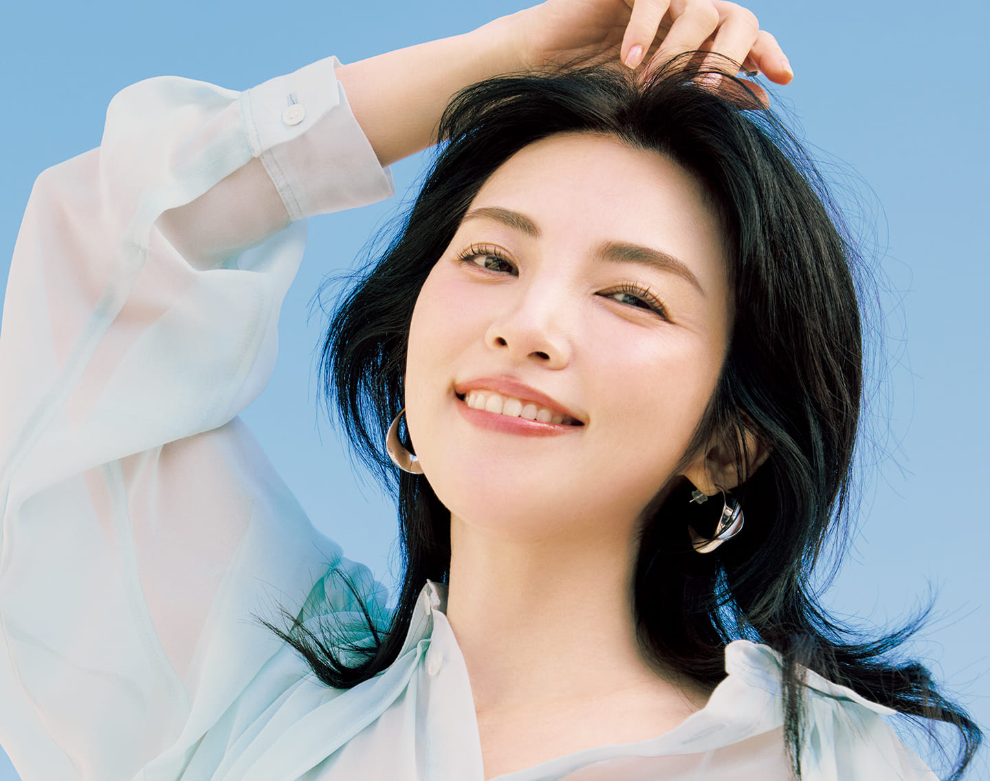【田中麗奈さん・45歳】異次元の透明感！老化に抗う「ふわふわ肌」の秘訣とは