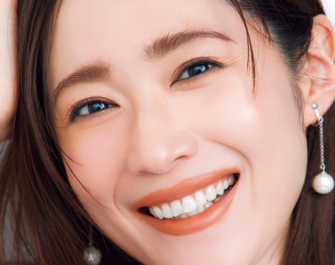 平成メイクのままじゃない？40代が垢抜ける最新「忘れ眉」の描き方