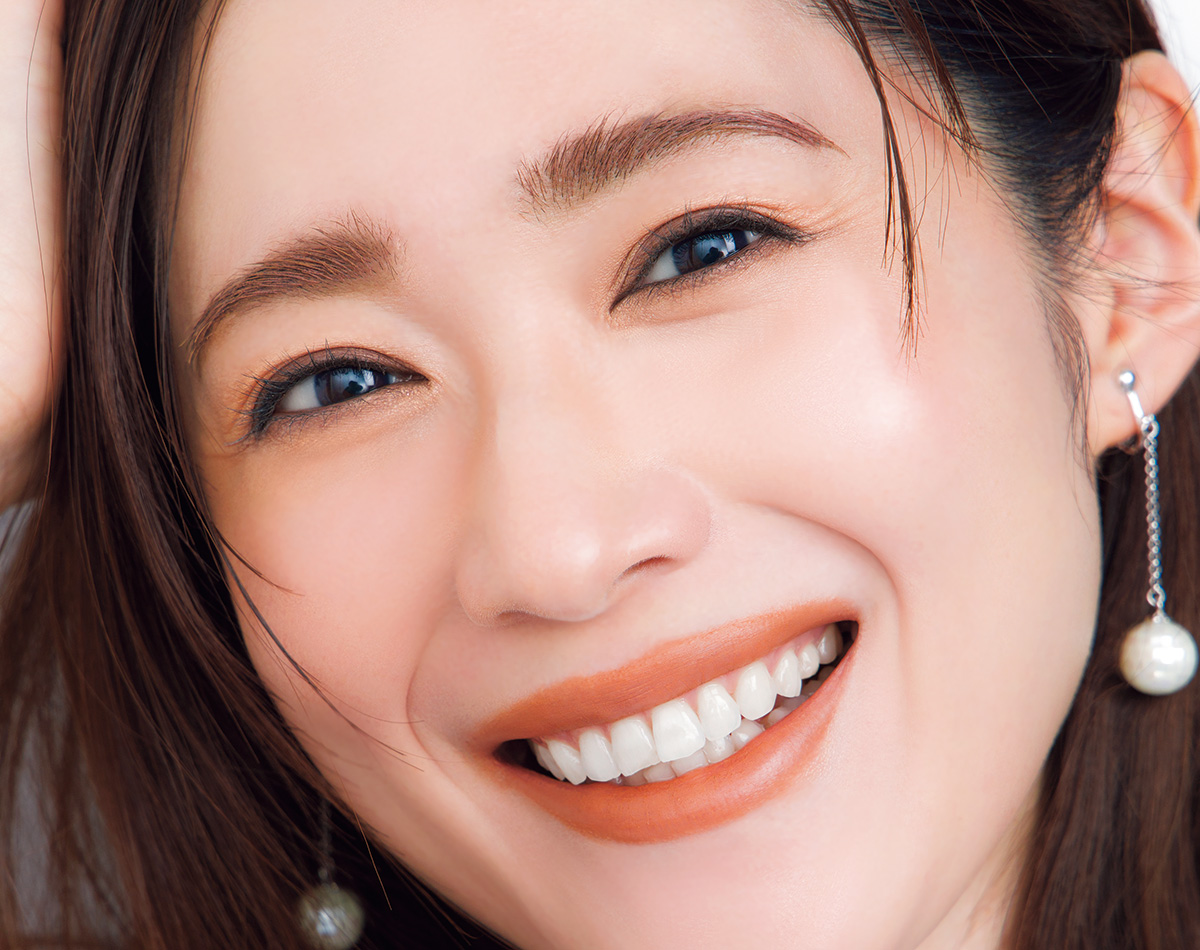 平成メイクのままじゃない？40代が垢抜ける最新「忘れ眉」の描き方