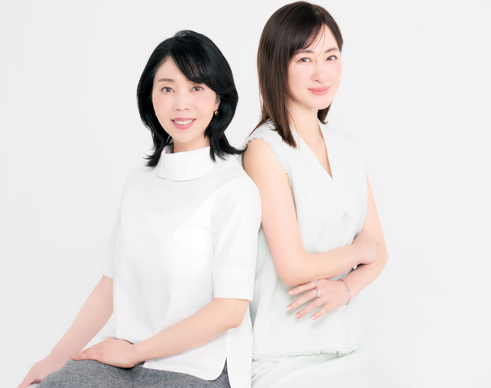 左：水井真理子 トータルビューティアドバイザー、右：前田ゆか モデル