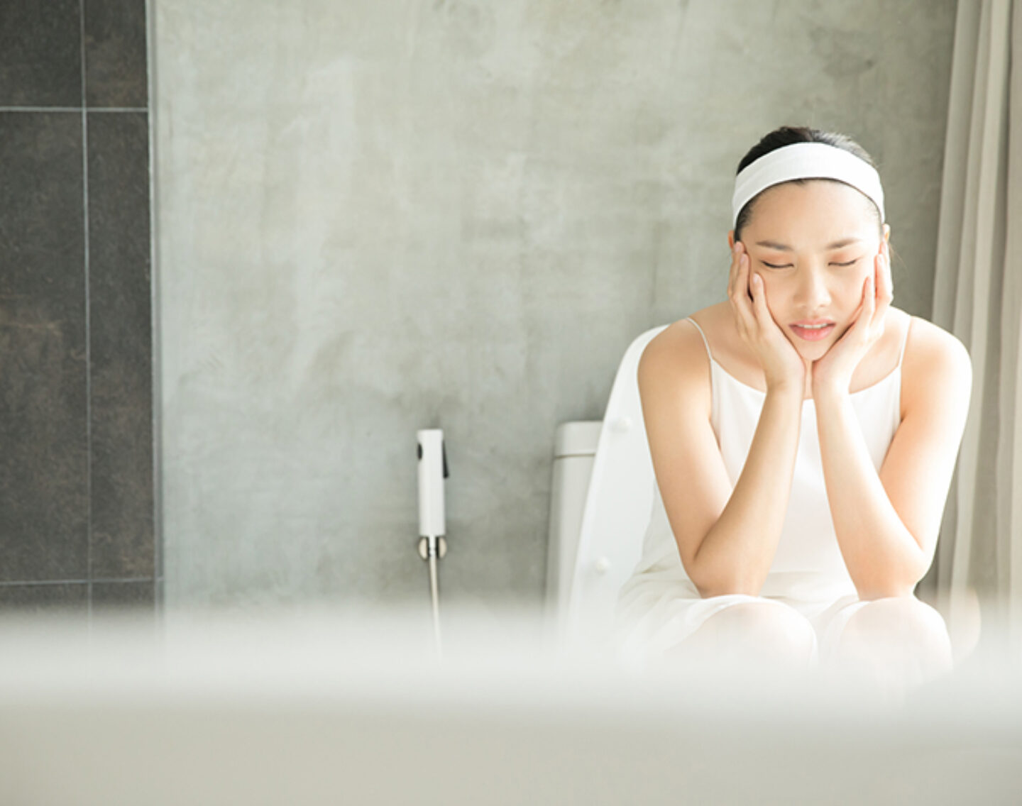 「トイレに行くたびにツーンとした痛みが…」排尿痛の正体は？自分でできるケア法５選［医師監修］