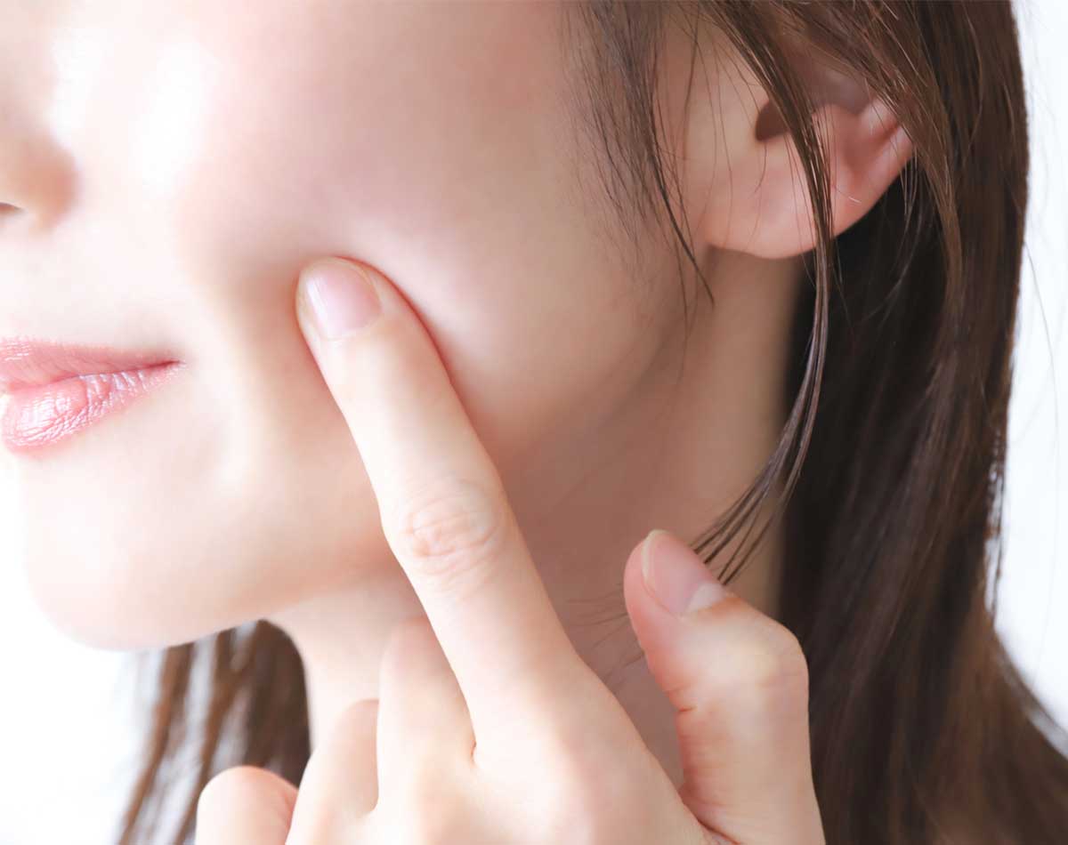 【保存版】家でもシミができる?!「老けない人」との差がつく知っておきたい40代からの美白Q＆A