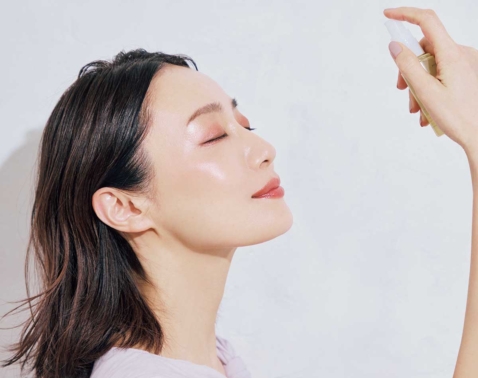 一瞬で悩みを無かったコトに！乾燥で割れた「コンシーラー」を救うミスト2段使いの直し方