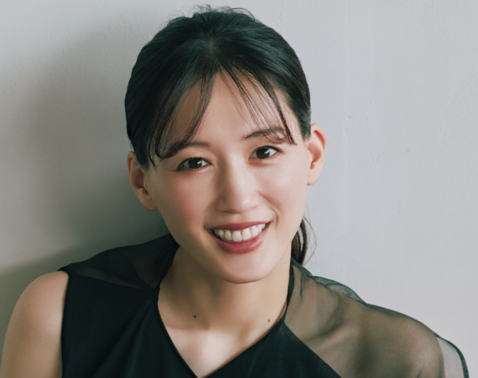 【綾瀬はるかさん】シンプルに自分と向き合う生活の中で、透明感を保つ２つの習慣