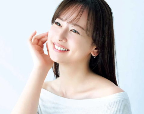 皆藤愛子さんに教わる！猛暑でも崩れない涼しげ「女子アナメイク」の秘密