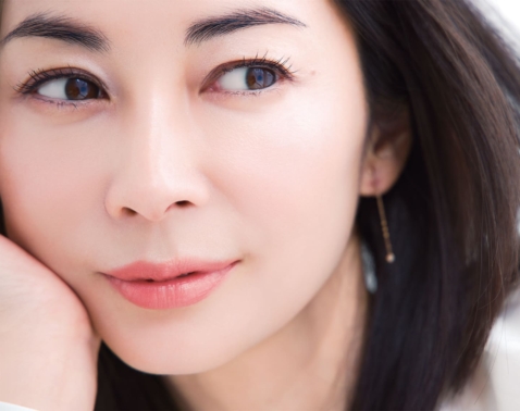 【老けたるみ対策】伊東美咲さんが過酷なシンガポールで心がけていること