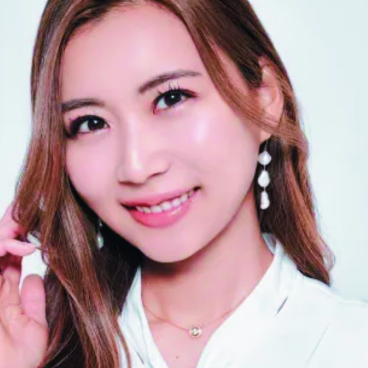 <small>美STリュクス</small><br />スミスさやかさん（41歳）