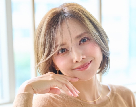 【40代の髪悩み解消】夏のダメージ・日焼けをカバー！大人女性のための秋最新ヘアスタイル＆スタイリング術3選