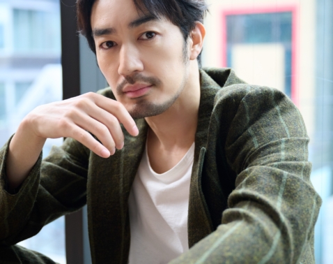 大谷亮平さんインタビュー「母国語で喋れないことが致命的だった」韓国から日本へ。ドラマ『逃げ恥』俳優のキャリアの転機