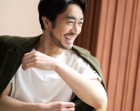 【大谷亮平さんインタビュー】韓国に10年住んでいたのに…「あの頃はできなかった」明洞で初めてのチキン＆ビール
