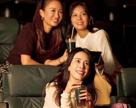 泣いて、笑って、心が軽くなる！シネマ女子会は大人の最強メンタル美容！？